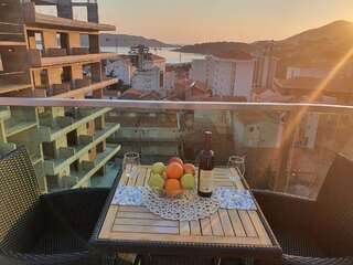 Апартаменты Adriatic Apartments Будва Апартаменты с 4 спальнями и видом на море-1